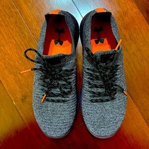 Under Armour size US 8 purplish slip on sneakers with shoelaces